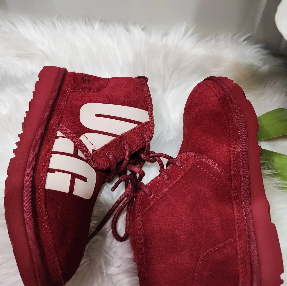 UGG Neumel Split LogoBoys' Grade SchoolSize4 new